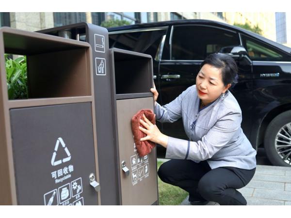 日常保潔外包的五大優(yōu)勢，為何越來越多的企業(yè)選擇外包保潔？